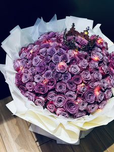 99 Purple Roses with crown (FD165)